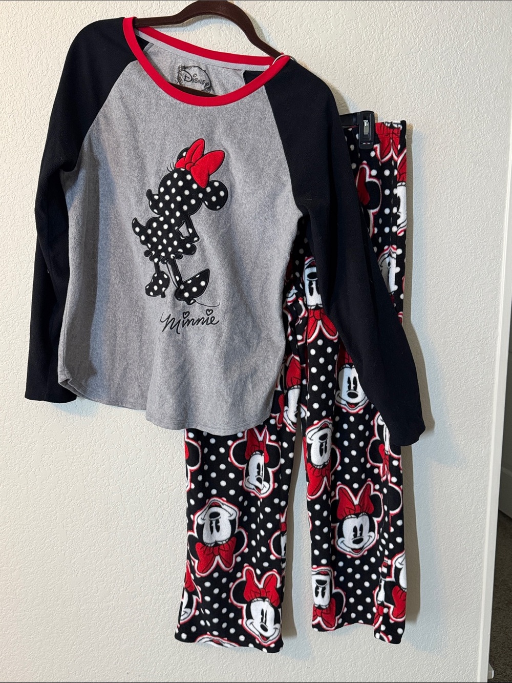 Disney Minnie Mouse Black, Gray & Red womens Pajama Set
